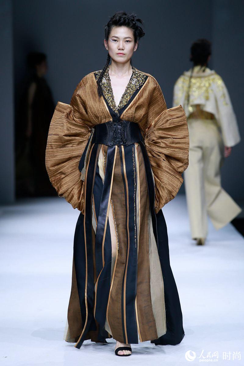 浙江理工大學服裝學院 2018屆服裝與服飾設計畢業作品發布會作品賞析